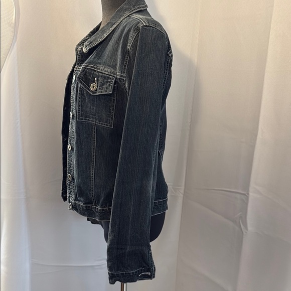 Stone women’s Classic Dark Denim Jean Jacket. Stretch denim. Medium. - Picture 5 of 11